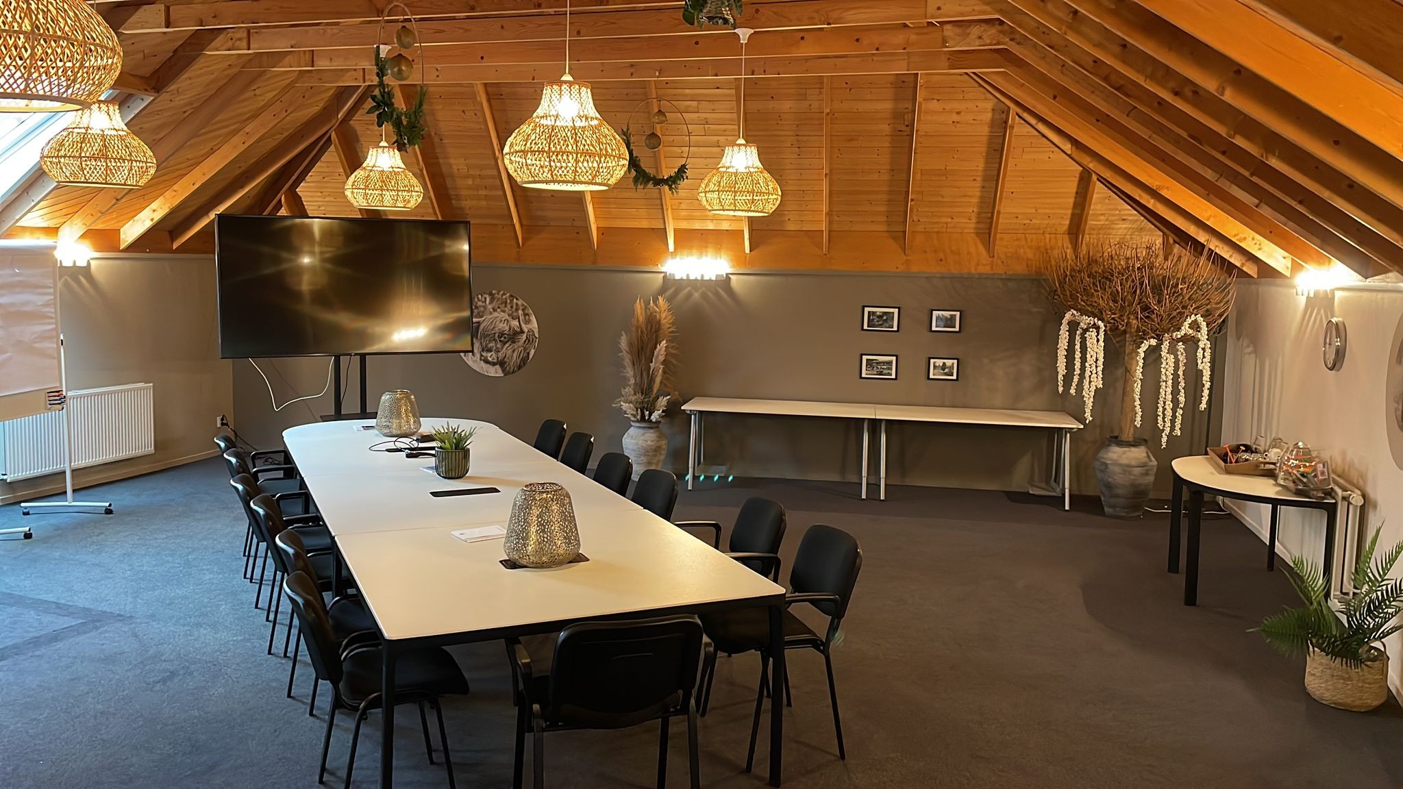 Meeting and party facilities
